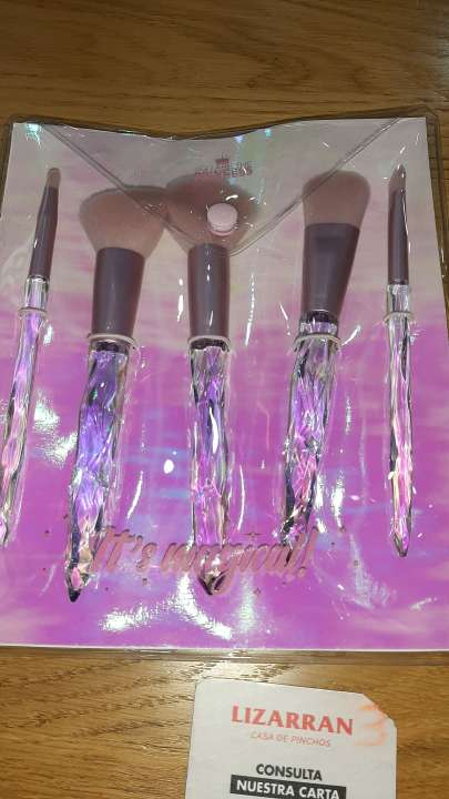 REGALO pinceles de maquillaje 