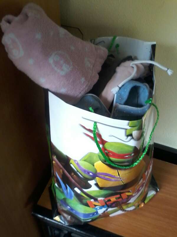 REGALO Ropa y zapatos nia