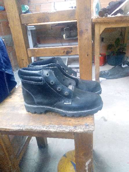 REGALO botas industriales no me quedan son talla 37 nuevas