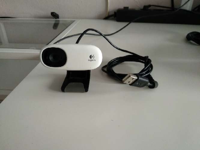 REGALO webcam Logitech 1.3 Mp 1