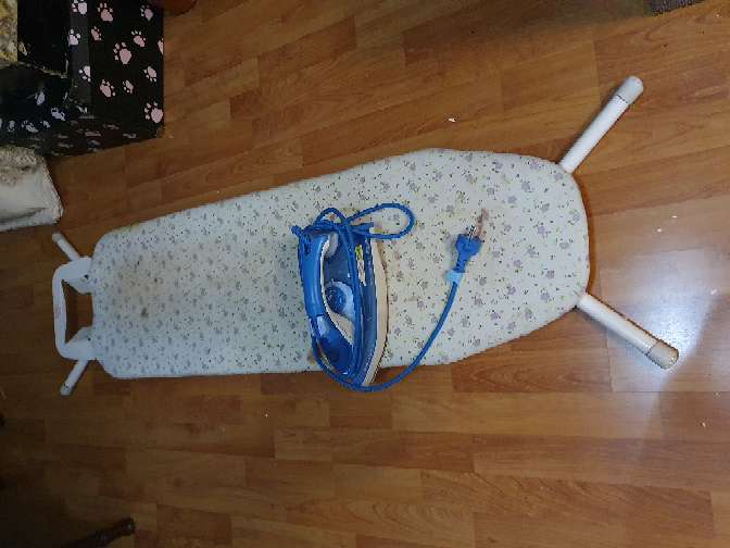 REGALO Lote de planchado con tabla y plancha