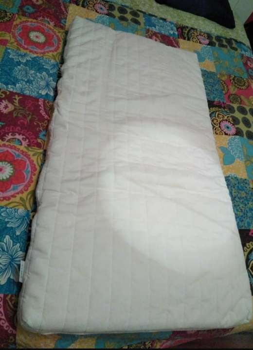 REGALO colchn de Cuna de Ikea como nuevo 2