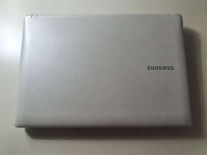 REGALO Mini porttil Samsung 9 pulgadas 2