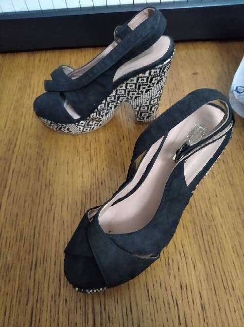 REGALO Zapatos de tacn gordo