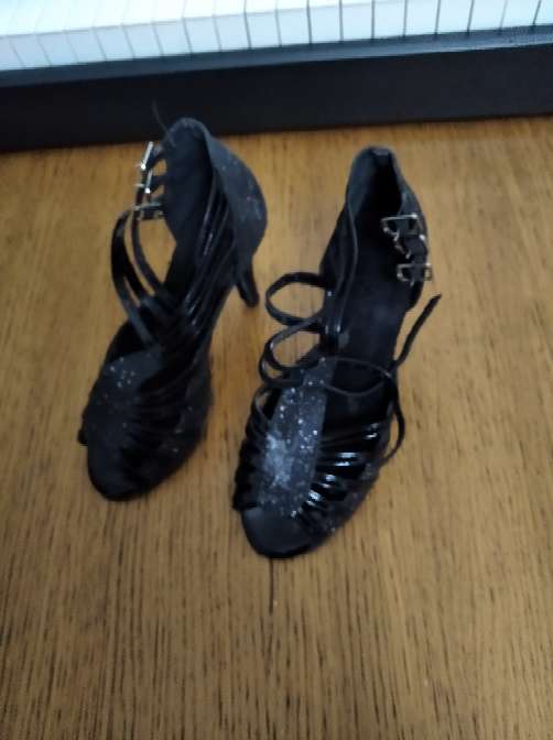 REGALO Zapatos de fiesta con brillito 2