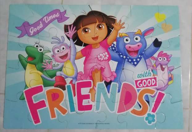 REGALO Mini mochila rosa con 2 rompecabezas piezas grandes. 4