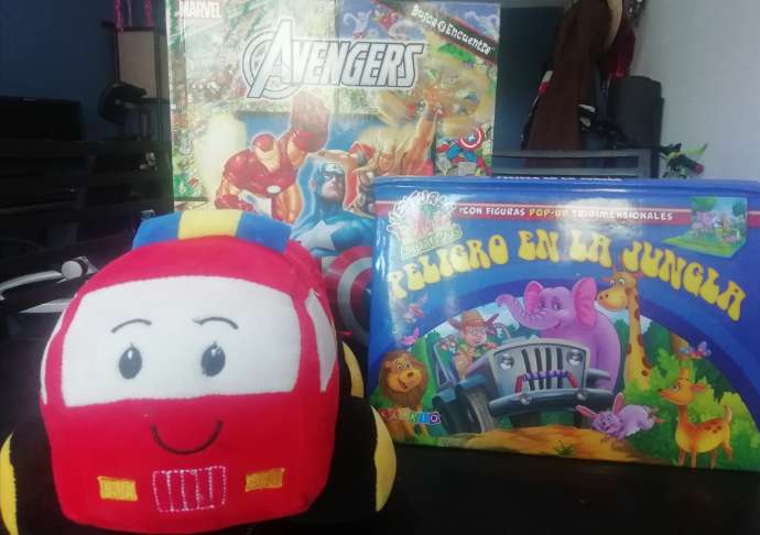REGALO Alcancía de peluche y 2 libros REGALO Alcancía de peluche y 2 libros