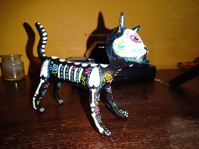 REGALO Figura de papel mach 