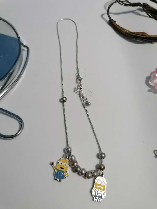 REGALO Lote collares y pulseras y espejo 4