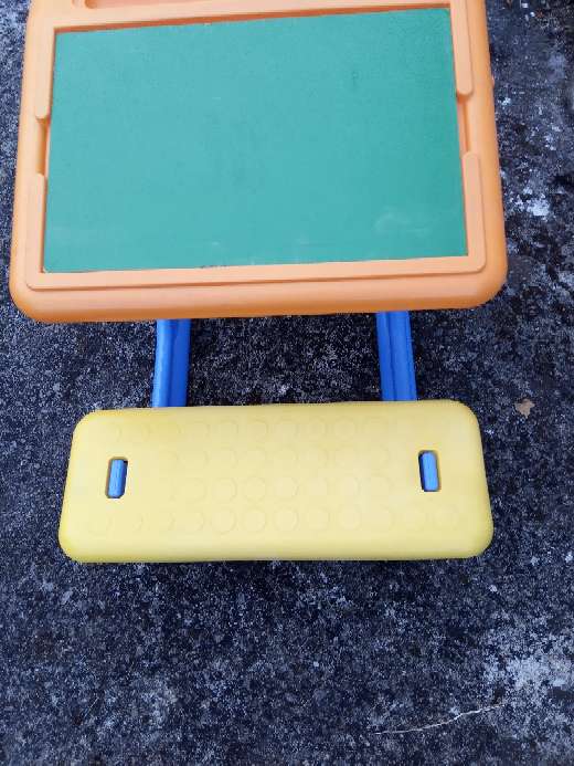 REGALO Pupitre infantil