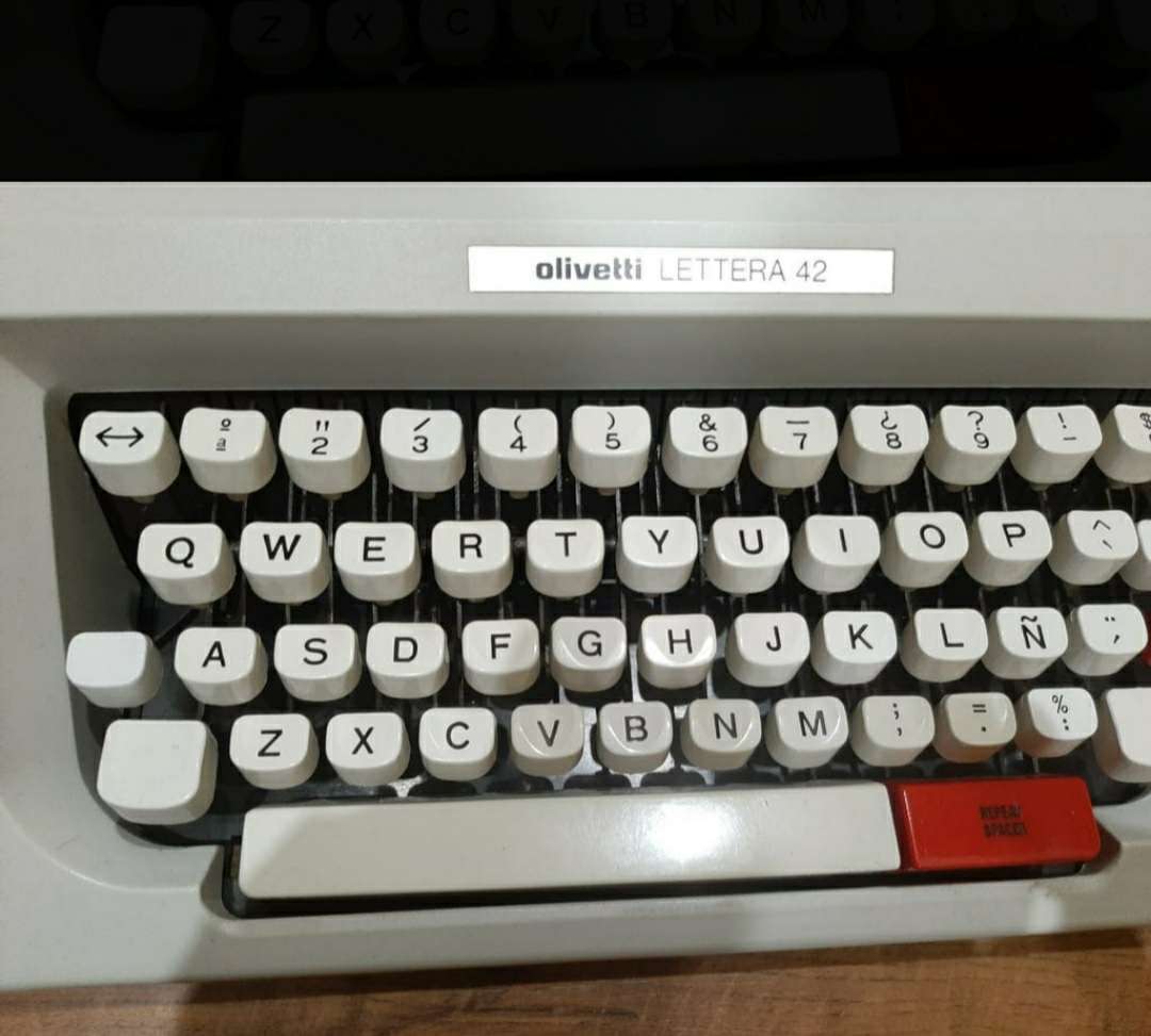 REGALO Mquina de escribir Olivetti 3