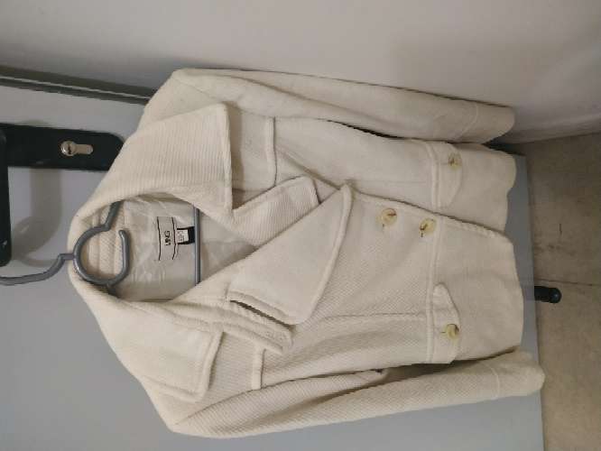REGALO chaquetn blanco mango