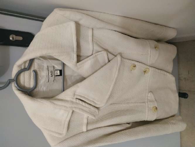 REGALO chaquetn blanco mango 3