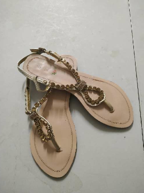 REGALO sandalias planas