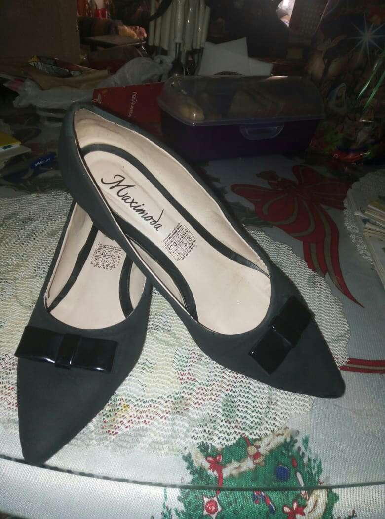 REGALO tacones negros nuevos 