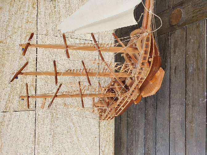 REGALO Bonito barco de vela madera 1