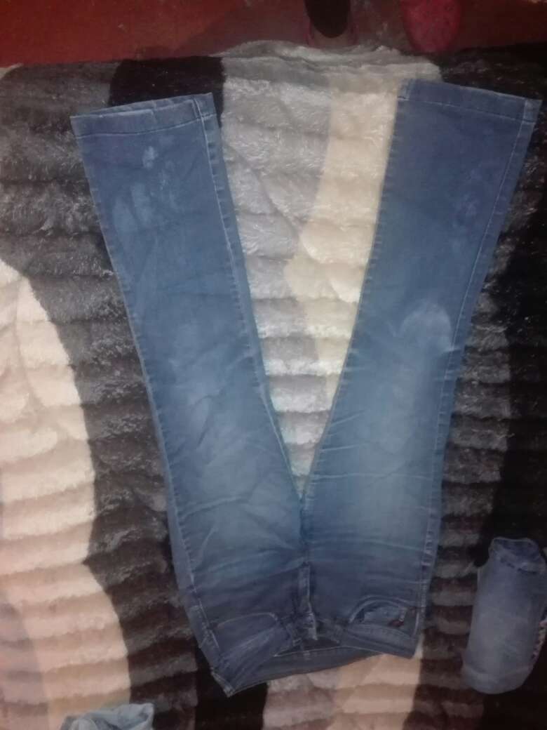 REGALO Jeans de dama talla 6