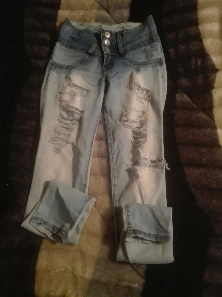 REGALO Jeans de dama talla 6 4