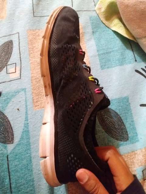 REGALO Tenis Sketchers 