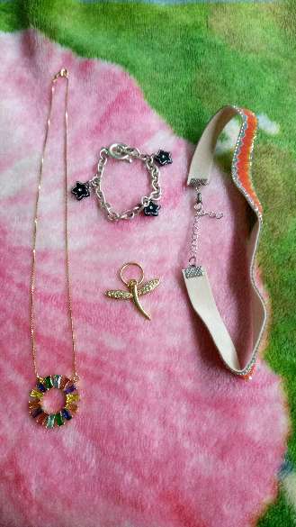 REGALO collares y accesorio REGALO collares y accesorio