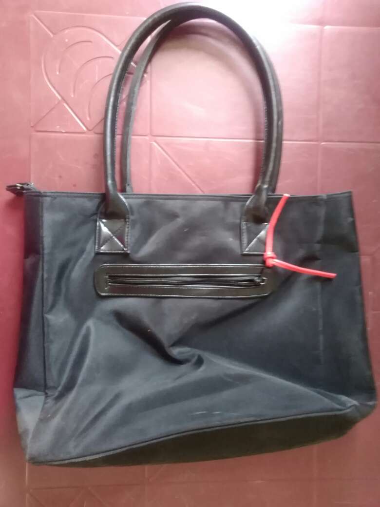 REGALO cartera negra con rojo 2
