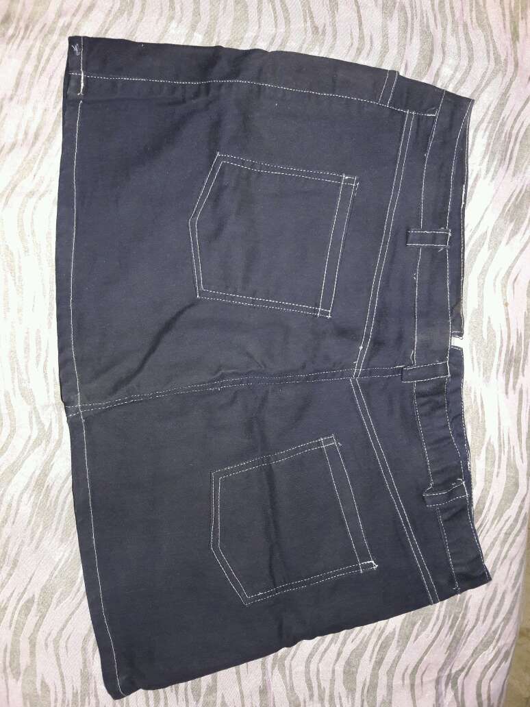 REGALO pollera de jeans azl ocuro y musculosa rosa con encaje  2