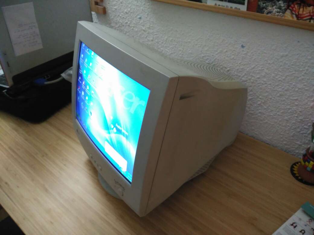 REGALO Monitor para ordenador 1