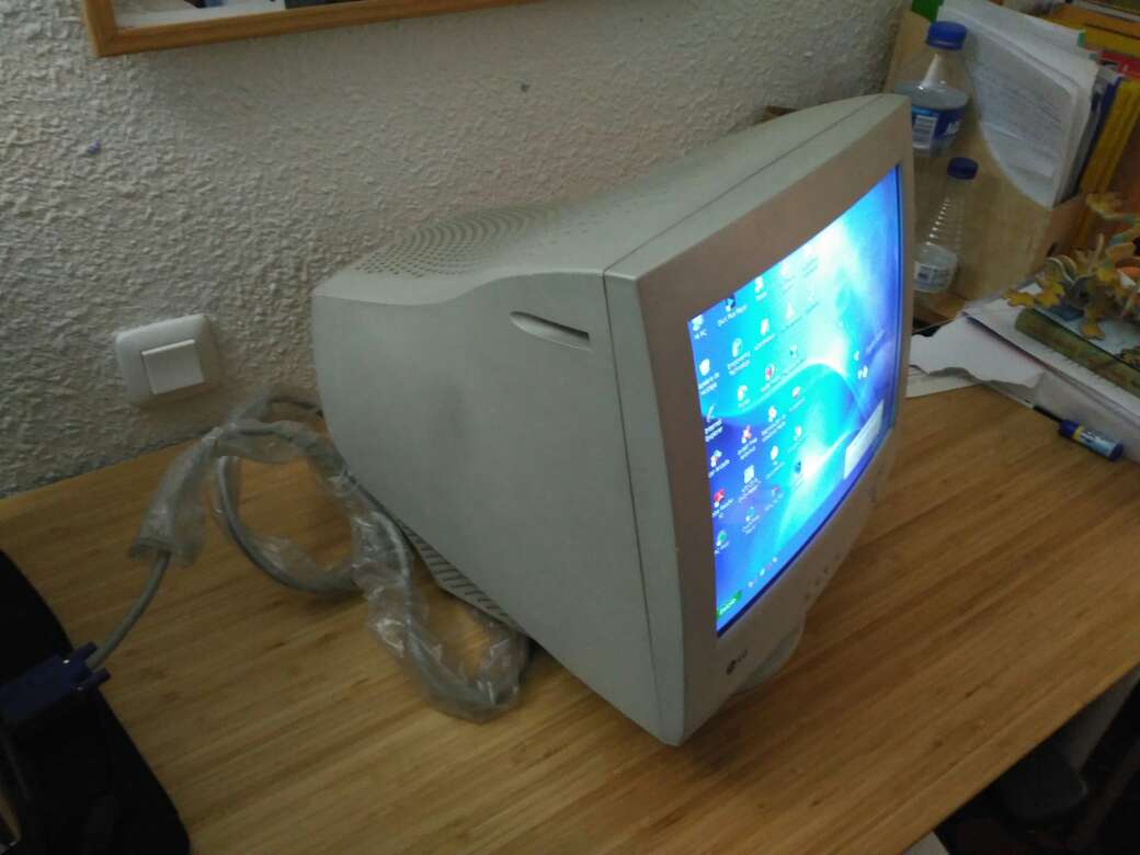 REGALO Monitor para ordenador 3