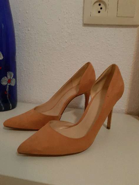 REGALO Tacones rosa de MANGO