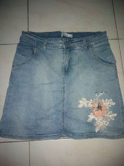 REGALO falda de dama talla 12 REGALO falda de dama talla 12