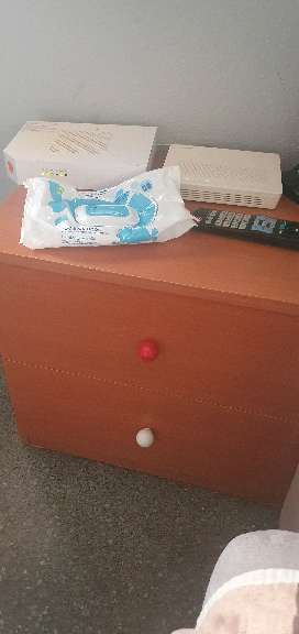 REGALO mesitas de boche 2