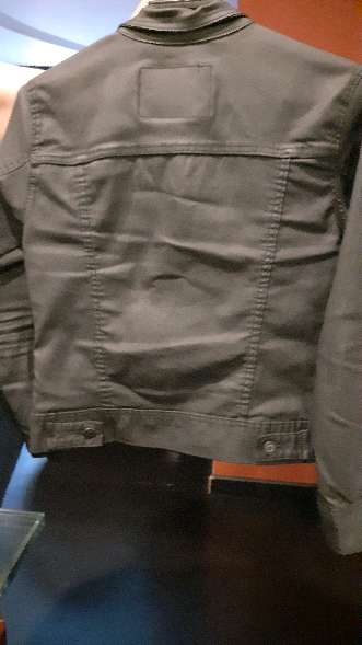 REGALO Chaqueta Negra Nueva 4