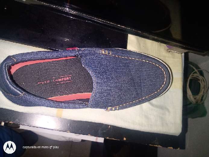 REGALO zapatos LEVIS 