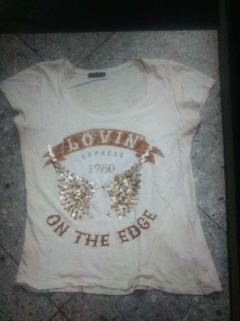 REGALO Remera talle M