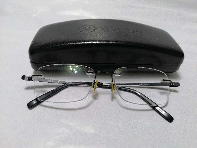 REGALO Lentes de lectura de 2 dioptrias y estuche