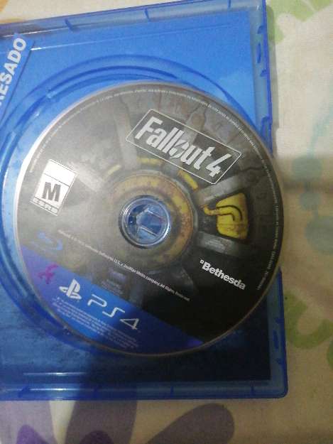 REGALO Juego de play 4 3