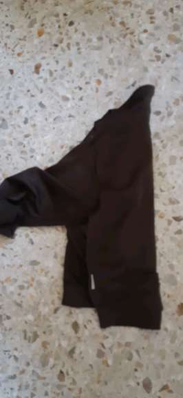 REGALO campera de jogging Talle L 2