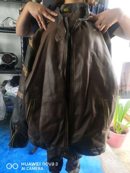 REGALO Chamarra de piel