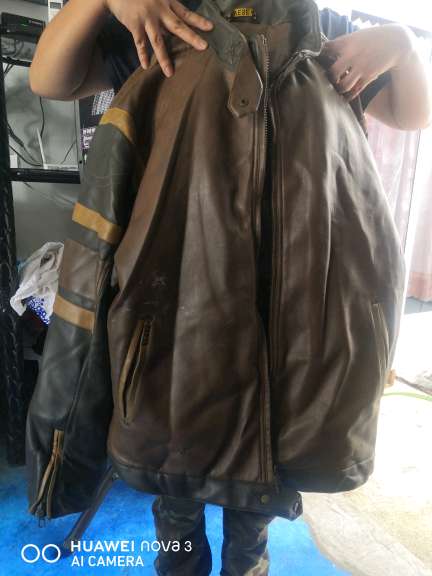 REGALO Chamarra de piel 2