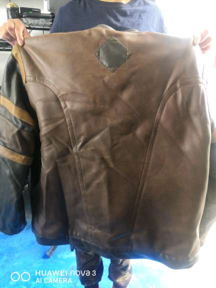 REGALO Chamarra de piel 3