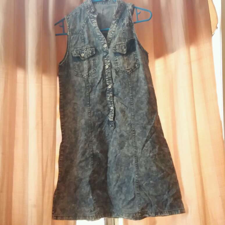 REGALO vestido de tela tipo mesclilla talla mediana