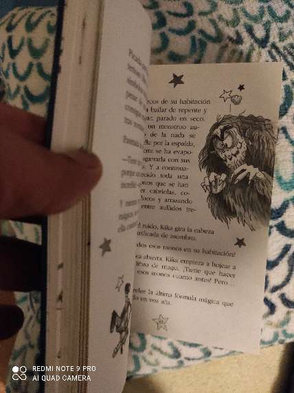 REGALO Libro Kika Superbruja 2