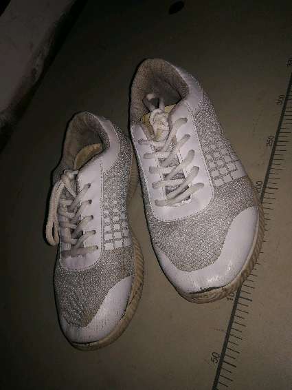 REGALO Zapatos de uso talla 35