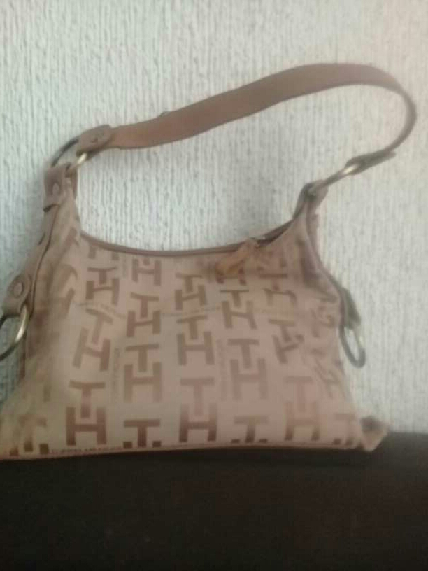 REGALO bolsa Tommy Hilfiger REGALO bolsa Tommy Hilfiger
