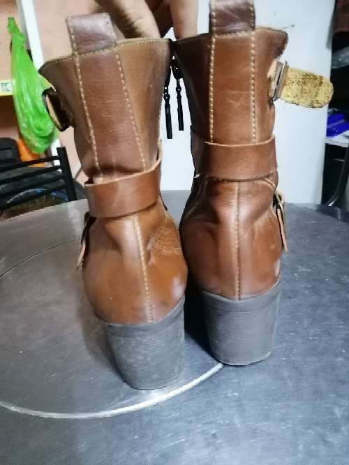 REGALO Botines 100% Cuero Talla 38 2