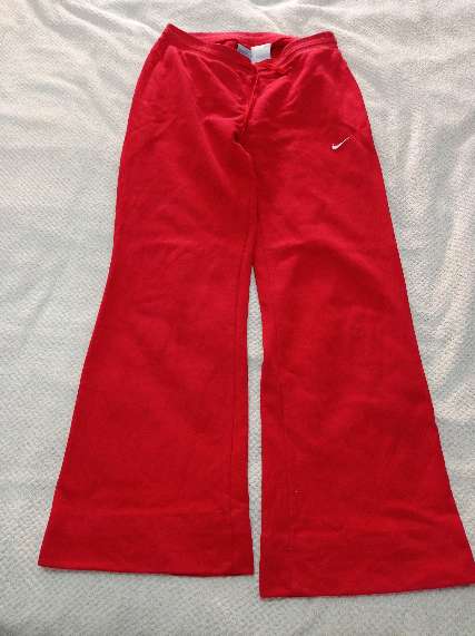 REGALO pantaln chndal rojo Nike t-40