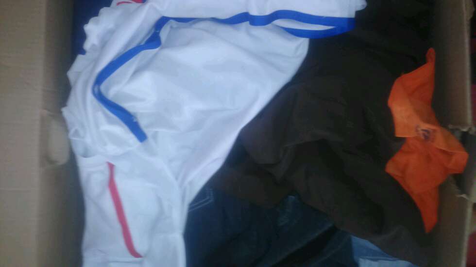 REGALO lote de ropa de hombre 