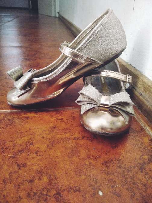 REGALO Zapatillas de fiesta de nia