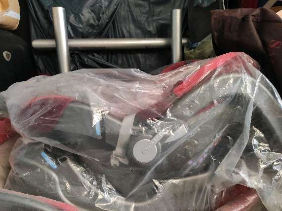 REGALO maxicosi y cuco de silla chico en Madrid Sesea y Aranjuez
slo maxicosi y cuco sin el chasis es para la silla 3