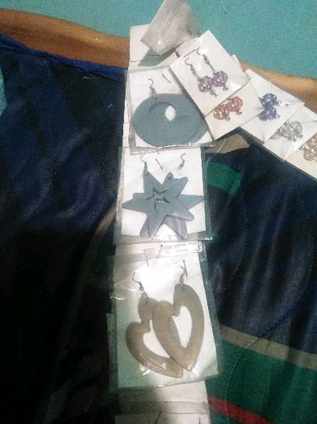 REGALO aretes REGALO aretes